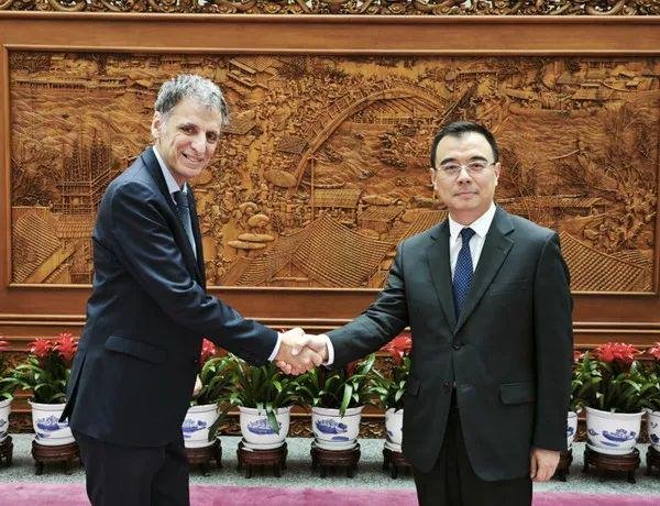 百事达配资 外交部部长助理刘彬会见以色列新任驻华大使贝以理