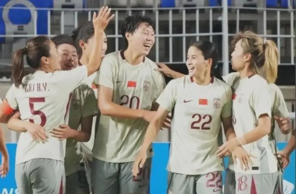 爱优配 日本女VS中国女, 铿锵玫瑰、路边一条、中国女足、在劫难逃!